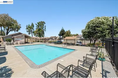 2203 Glenmount Dr, Pittsburg, CA 94565 - Photo 37