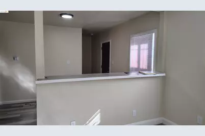 1112 82nd Ave, Oakland, CA 94621 - Photo 3