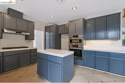 2404 Greentree Ct, Antioch, CA 94509 - Photo 11