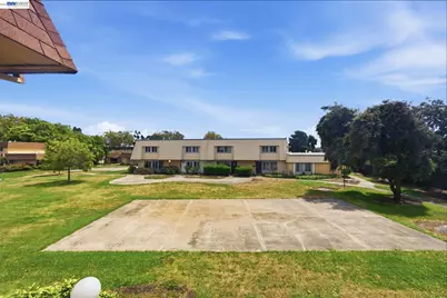 27803 Hummingbird Ct, Hayward, CA 94545 - Photo 39