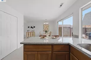 27803 Hummingbird Ct, Hayward, CA 94545 - Photo 13