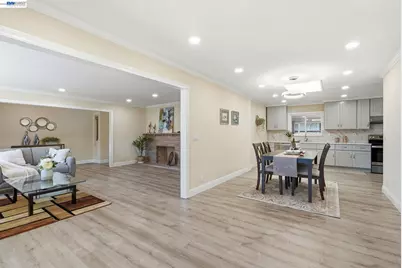 1204 Vistagrand Dr, San Leandro, CA 94577 - Photo 25