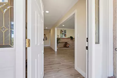 1204 Vistagrand Dr, San Leandro, CA 94577 - Photo 11
