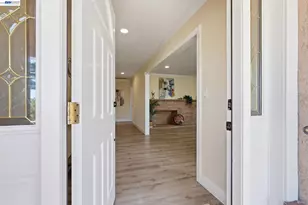 1204 Vistagrand Dr, San Leandro, CA 94577 - Photo 11
