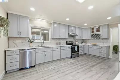 1204 Vistagrand Dr, San Leandro, CA 94577 - Photo 3