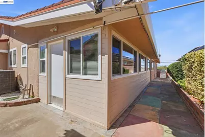 1204 Vistagrand Dr, San Leandro, CA 94577 - Photo 57