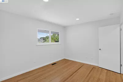 350 Elysian Fields Dr, Oakland, CA 94605 - Photo 37