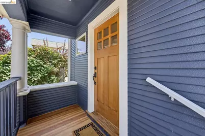 1075 53rd St, Oakland, CA 94608 - Photo 3