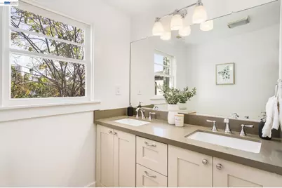 815 45th St, Oakland, CA 94608 - Photo 37