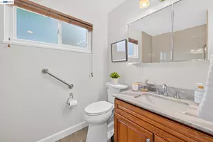 2062 Evergreen Ave, San Leandro, CA 94577 - Photo 27
