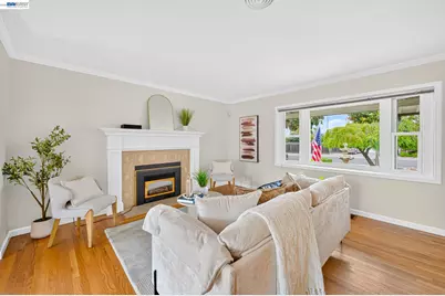 2062 Evergreen Ave, San Leandro, CA 94577 - Photo 9