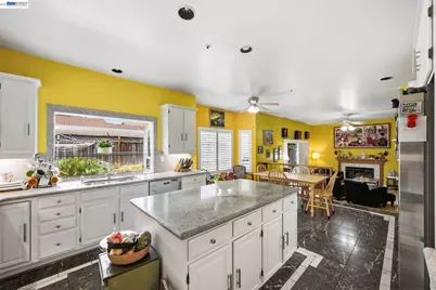 32219 Allison Dr, Union City, CA 94587 - Photo 13