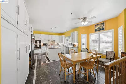 32219 Allison Dr, Union City, CA 94587 - Photo 15