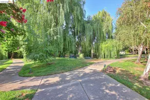 2400 Larkspur Ln, Sacramento, CA 95825 - Photo 25