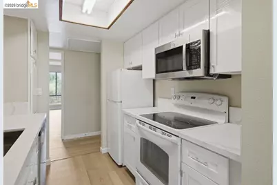 2400 Larkspur Ln #APT 264, Sacramento, CA 95825 - Photo 3