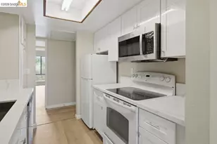 2400 Larkspur Ln, Sacramento, CA 95825 - Photo 3