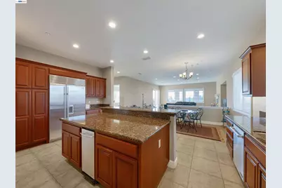 131 Arundel Dr, Hayward, CA 94542 - Photo 11