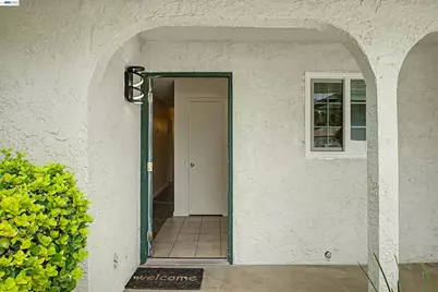 204 Clemmensen Ave, Madera, CA 93637 - Photo 3