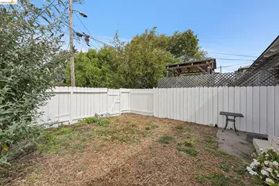 33 Bissell, Richmond, CA 94801 - Photo 17