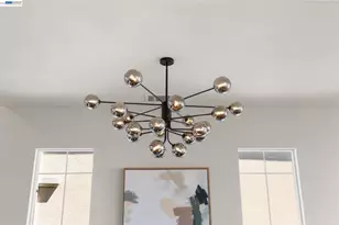 8249 Skyline Cir, Oakland, CA 94605 - Photo 9