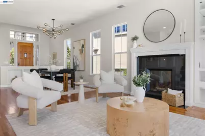 8249 Skyline Cir, Oakland, CA 94605 - Photo 7