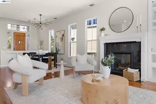 8249 Skyline Cir, Oakland, CA 94605 - Photo 7