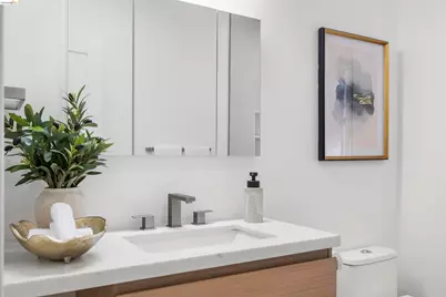 5573 Harvey Ave, Oakland, CA 94621 - Photo 13