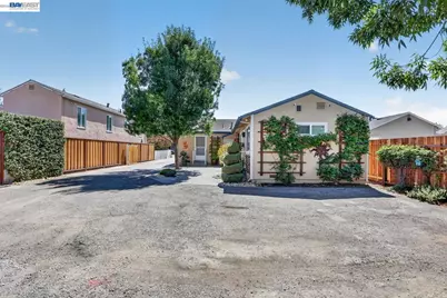 20835 Chester St, Castro Valley, CA 94546 - Photo 1