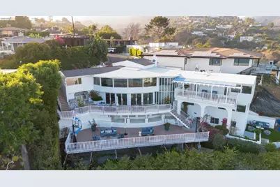 17440 Revello Dr, Pacific Palisades (los Angeles), CA 90272 - Photo 3