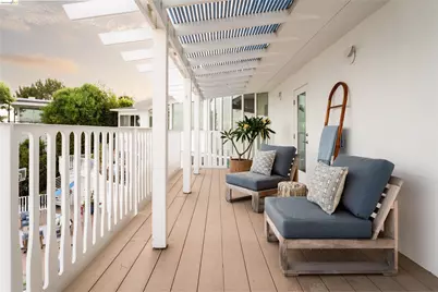 17440 Revello Dr, Pacific Palisades (los Angeles), CA 90272 - Photo 23