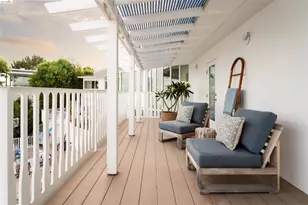 17440 Revello Dr, Pacific Palisades (los Angeles), CA 90272 - Photo 23