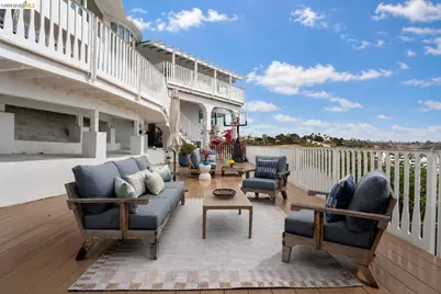 17440 Revello Dr, Pacific Palisades (los Angeles), CA 90272 - Photo 25