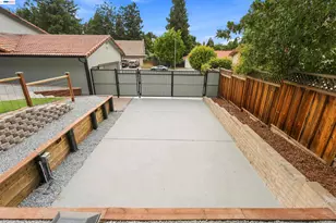1084 Jamie Dr, Concord, CA 94518 - Photo 29
