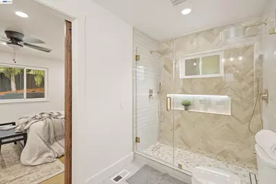 1084 Jamie Dr, Concord, CA 94518 - Photo 19