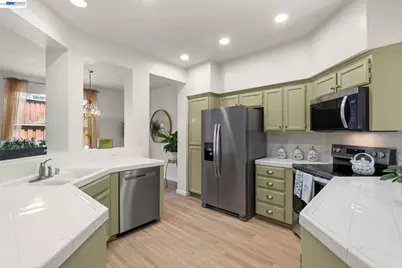 10706 Ian Ln, Dublin, CA 94568 - Photo 11