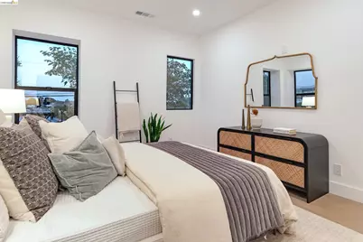 546 61st St, Oakland, CA 94609 - Photo 57