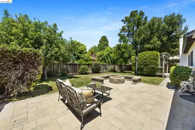 2715 Lyon Cir, Concord, CA 94518 - Photo 27