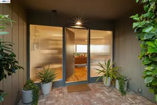 6957 Armour Dr, Oakland, CA 94611 - Photo 11