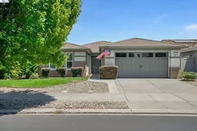 2472 Shadow Berry Dr, Manteca, CA 95336 - Photo 3