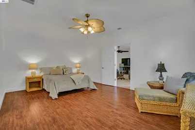 2472 Shadow Berry Dr, Manteca, CA 95336 - Photo 23