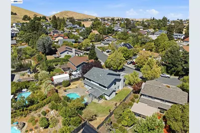 883 Dover Cir, Benicia, CA 94510 - Photo 51