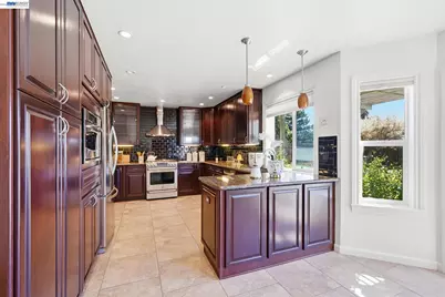 883 Dover Cir, Benicia, CA 94510 - Photo 9