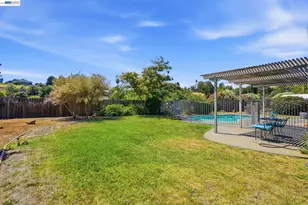 883 Dover Cir, Benicia, CA 94510 - Photo 41