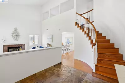883 Dover Cir, Benicia, CA 94510 - Photo 3