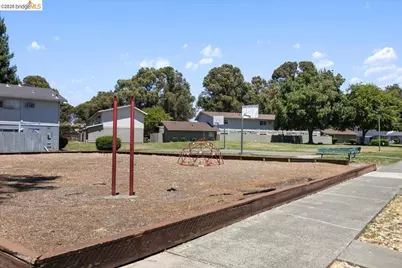 200 Del Luz Ct, Fairfield, CA 94533 - Photo 23