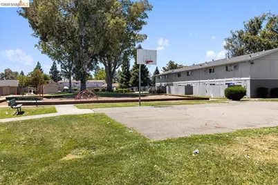 200 Del Luz Ct, Fairfield, CA 94533 - Photo 25