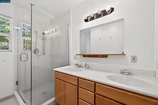 3 Shadow Creek Ln, Orinda, CA 94563 - Photo 31