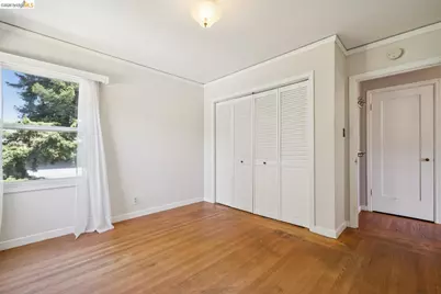 7526 Greenly Dr, Oakland, CA 94605 - Photo 13