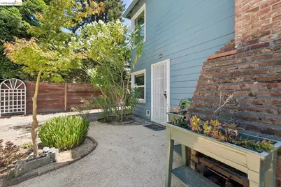 7526 Greenly Dr, Oakland, CA 94605 - Photo 29