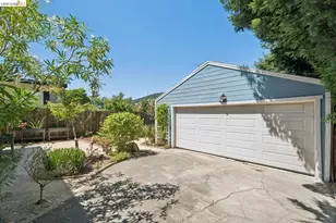 7526 Greenly Dr, Oakland, CA 94605 - Photo 25